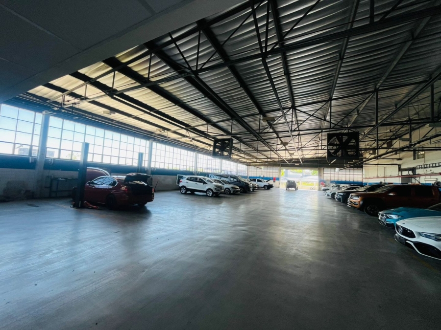 To Let commercial Property for Rent in Randjespark Gauteng