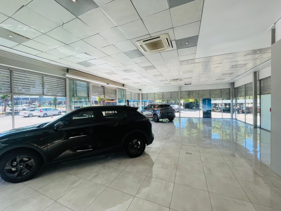 To Let commercial Property for Rent in Randjespark Gauteng