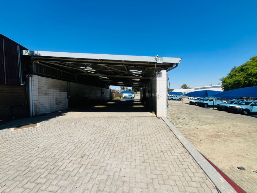 To Let commercial Property for Rent in Randjespark Gauteng