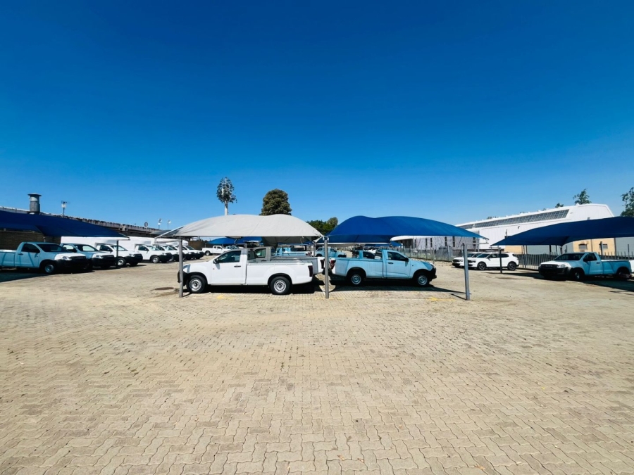 To Let commercial Property for Rent in Randjespark Gauteng