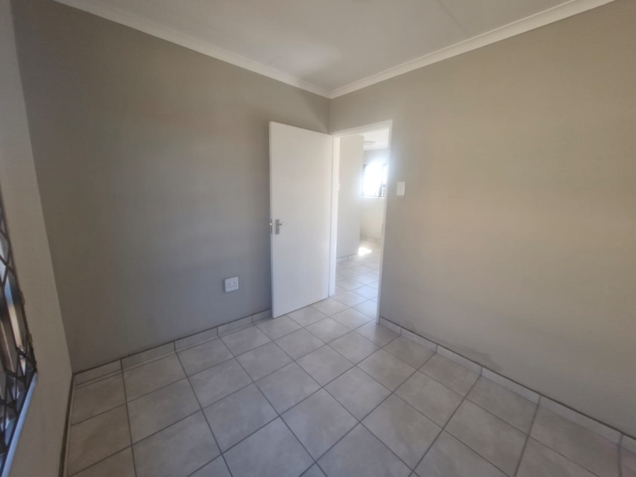 To Let 2 Bedroom Property for Rent in Palm Ridge Gauteng