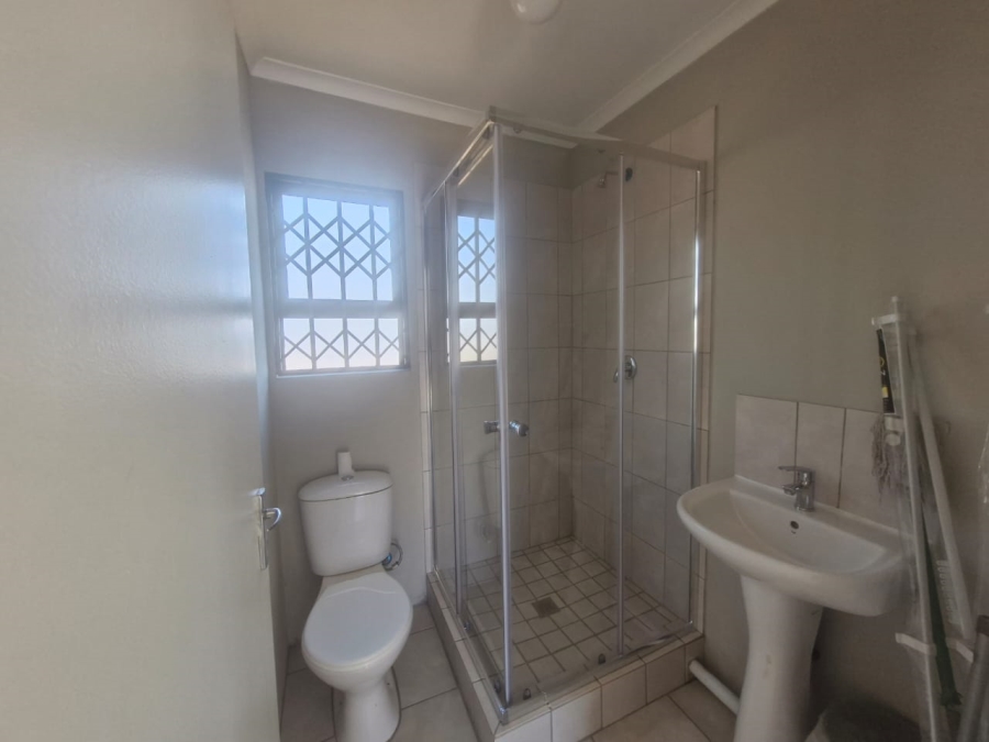 To Let 2 Bedroom Property for Rent in Palm Ridge Gauteng