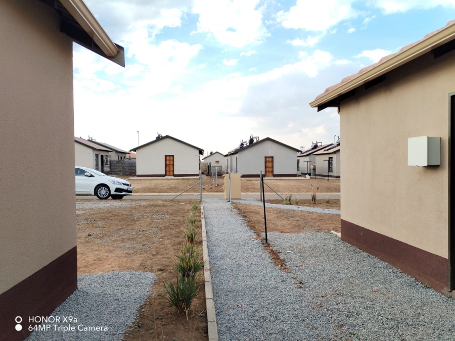 To Let 2 Bedroom Property for Rent in Palm Ridge Gauteng