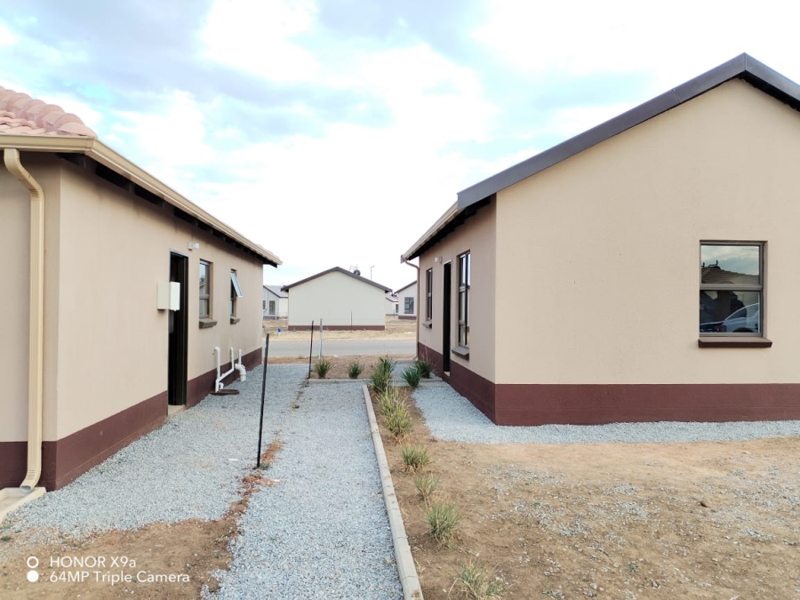 To Let 2 Bedroom Property for Rent in Palm Ridge Gauteng