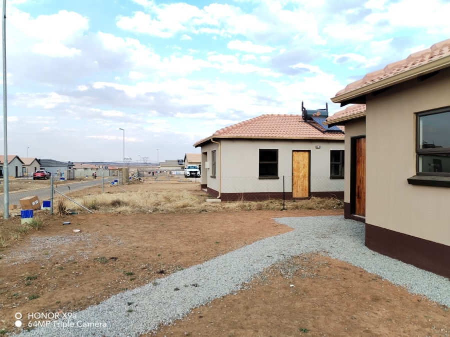 To Let 2 Bedroom Property for Rent in Palm Ridge Gauteng