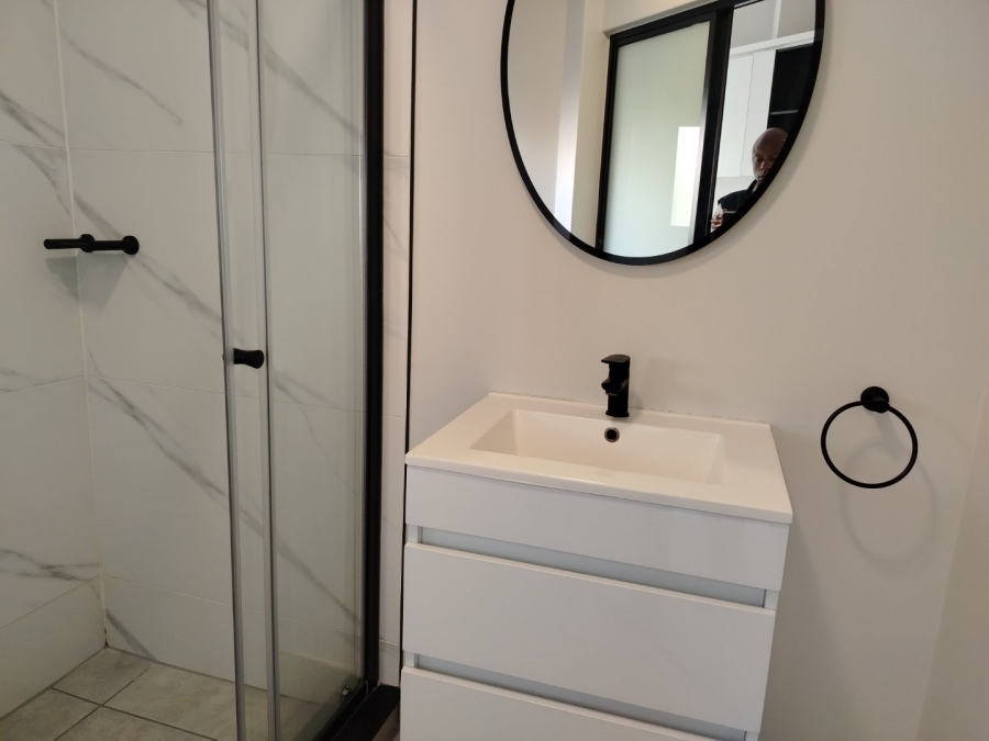 To Let 1 Bedroom Property for Rent in Waterfall Gauteng