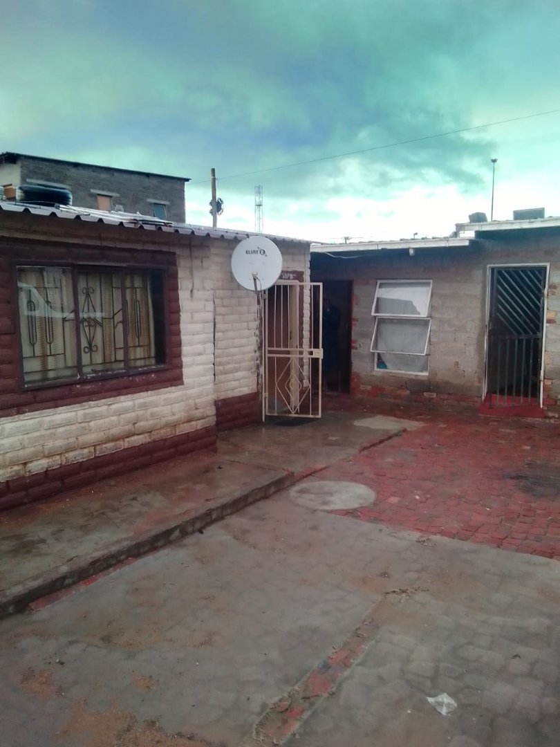 5 Bedroom Property for Sale in Olievenhoutbosch Gauteng