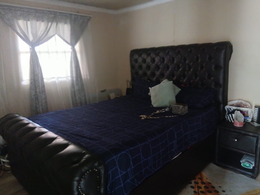To Let 2 Bedroom Property for Rent in Orlando West Gauteng