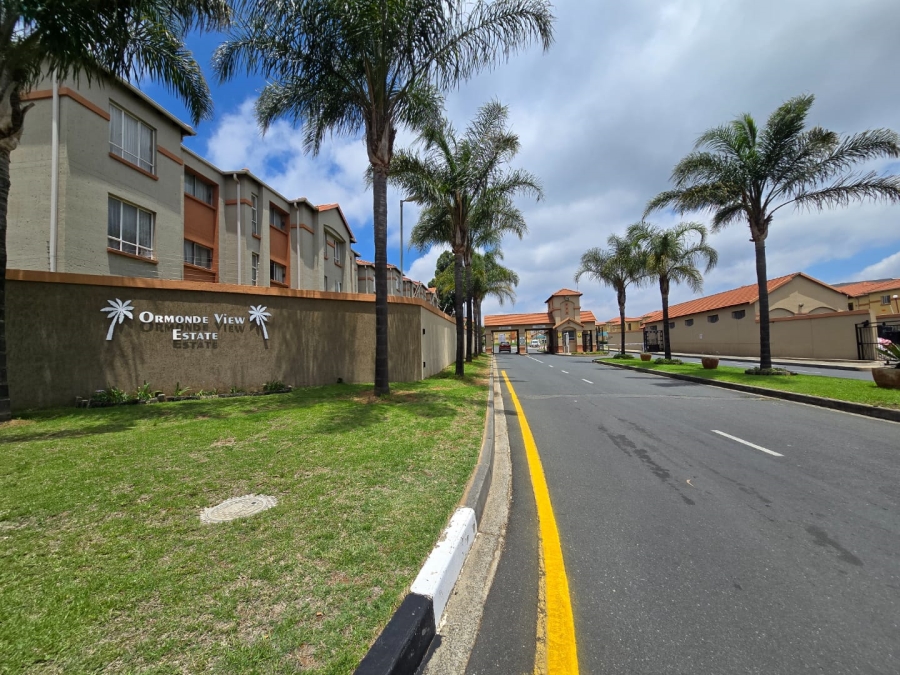 2 Bedroom Property for Sale in Ormonde View Gauteng