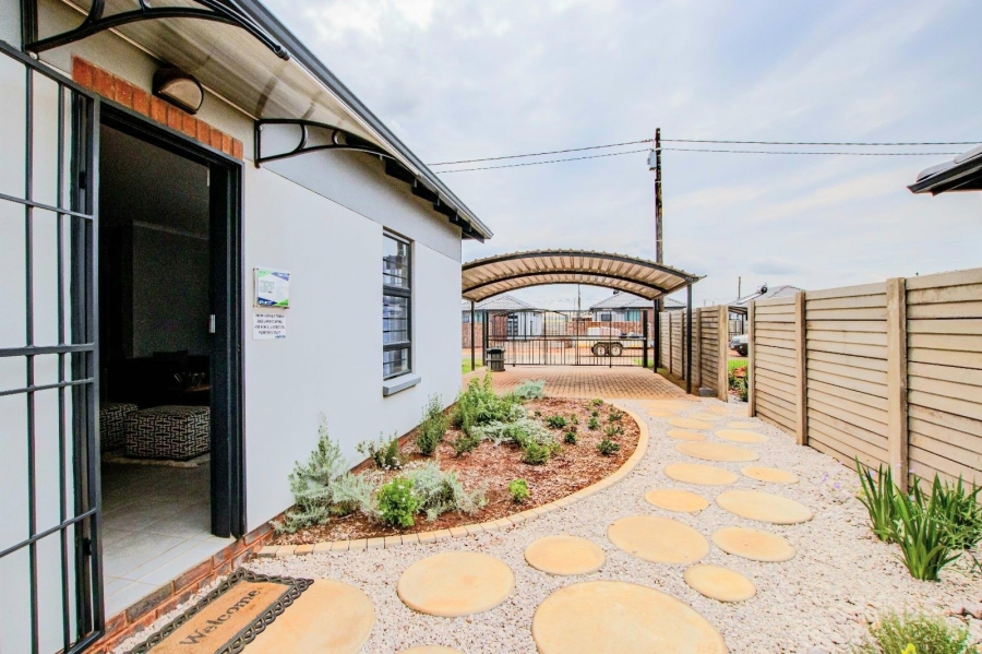 2 Bedroom Property for Sale in Protea Glen Gauteng
