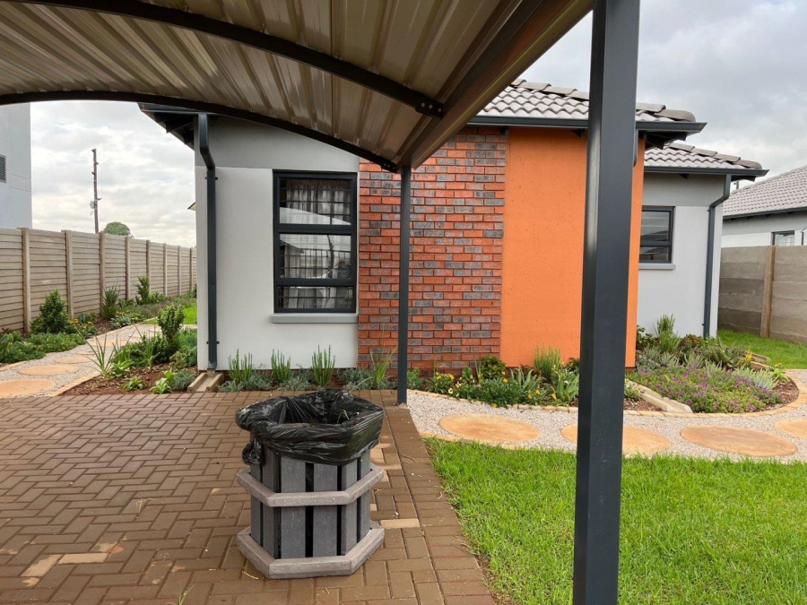 2 Bedroom Property for Sale in Protea Glen Gauteng