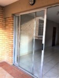 To Let  Bedroom Property for Rent in Die Hoewes Gauteng