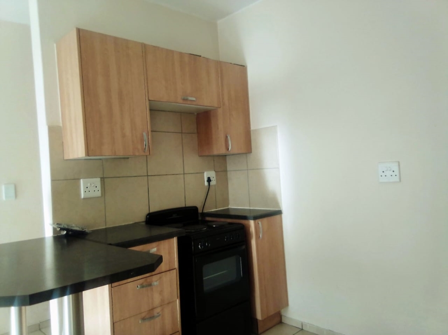 To Let 1 Bedroom Property for Rent in Fairlead Gauteng