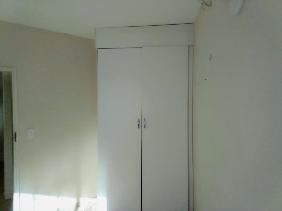 To Let 1 Bedroom Property for Rent in Fairlead Gauteng