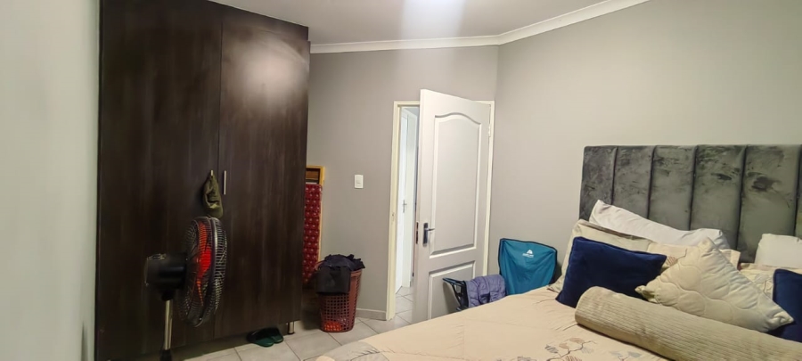 To Let 1 Bedroom Property for Rent in Crystal Park Gauteng