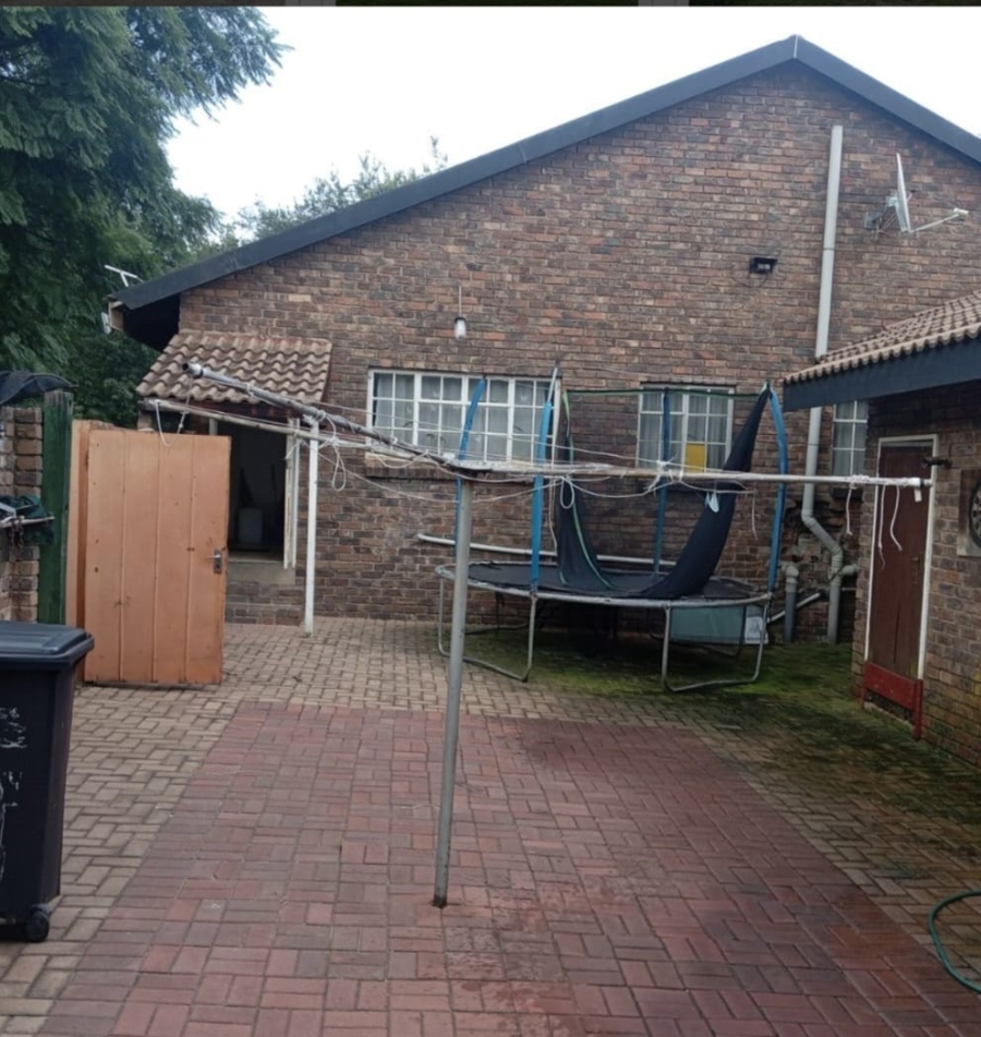 5 Bedroom Property for Sale in President Park Gauteng