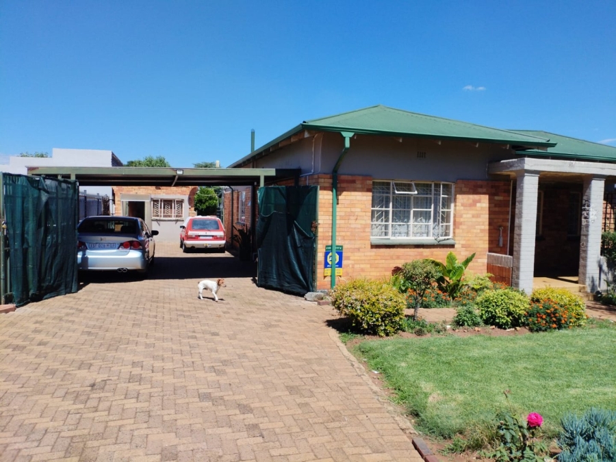 3 Bedroom Property for Sale in Selection Park Gauteng
