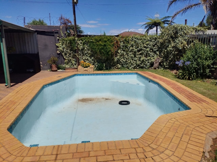 3 Bedroom Property for Sale in Selection Park Gauteng