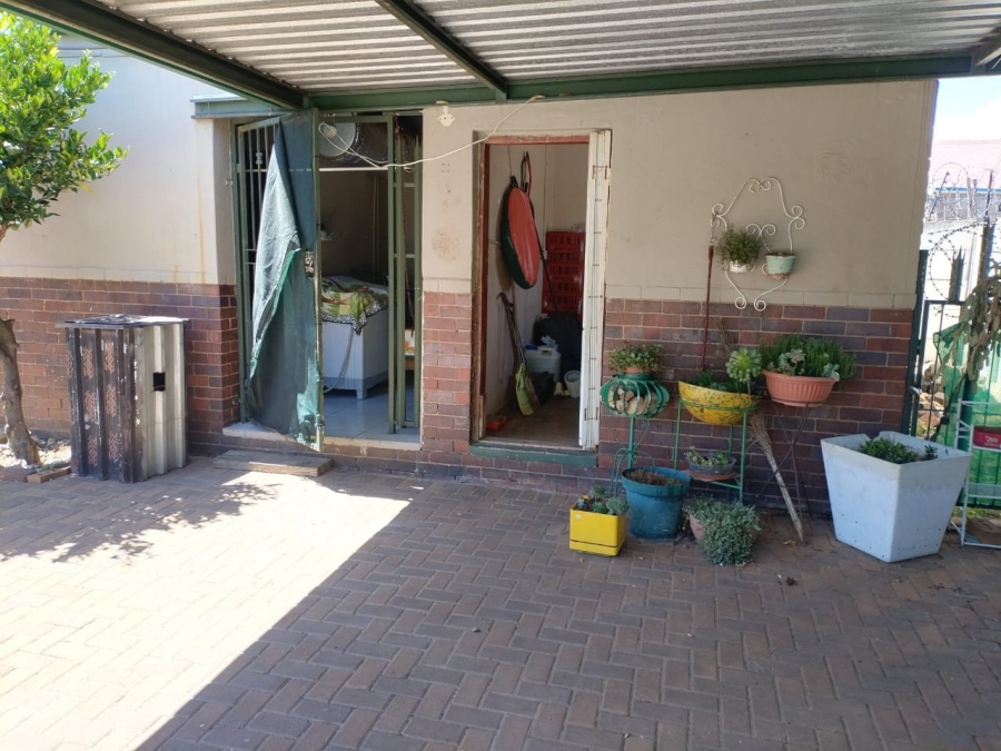 3 Bedroom Property for Sale in Selection Park Gauteng