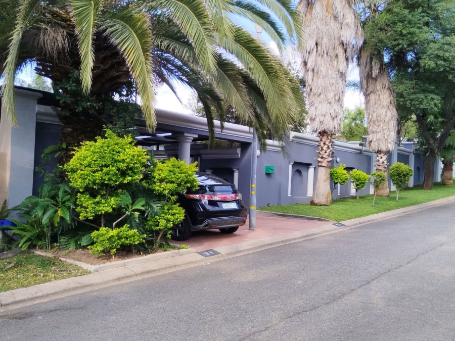 To Let 6 Bedroom Property for Rent in Fourways Gauteng