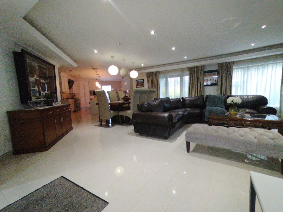 To Let 6 Bedroom Property for Rent in Fourways Gauteng