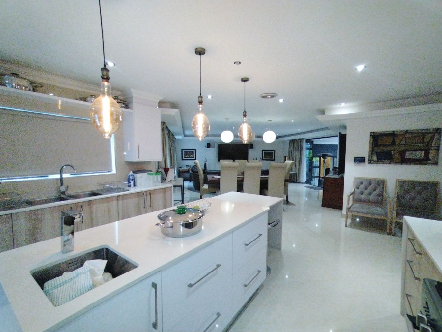 To Let 6 Bedroom Property for Rent in Fourways Gauteng