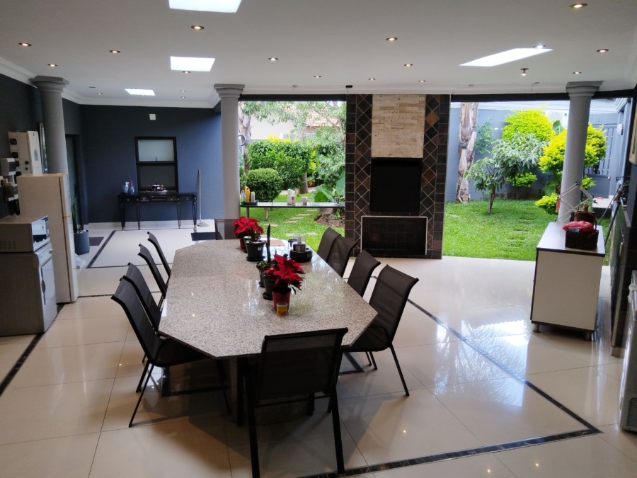To Let 6 Bedroom Property for Rent in Fourways Gauteng