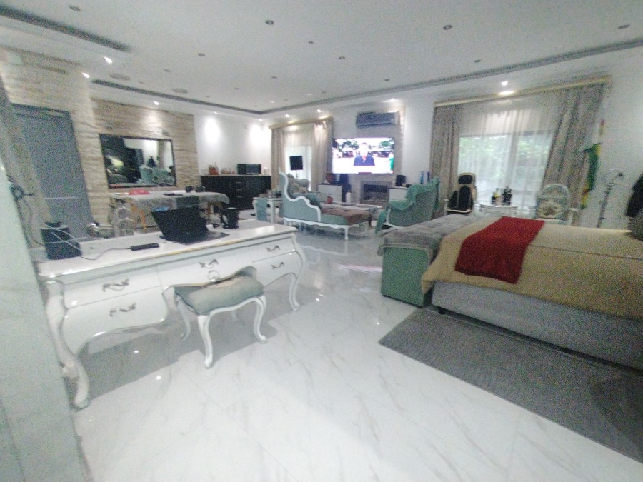 To Let 6 Bedroom Property for Rent in Fourways Gauteng