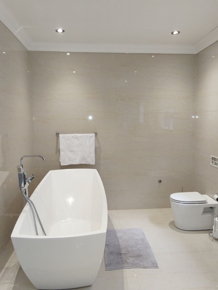 To Let 6 Bedroom Property for Rent in Fourways Gauteng