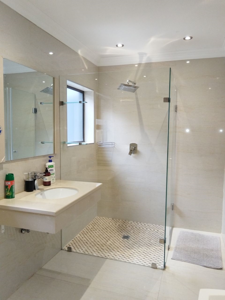 To Let 6 Bedroom Property for Rent in Fourways Gauteng