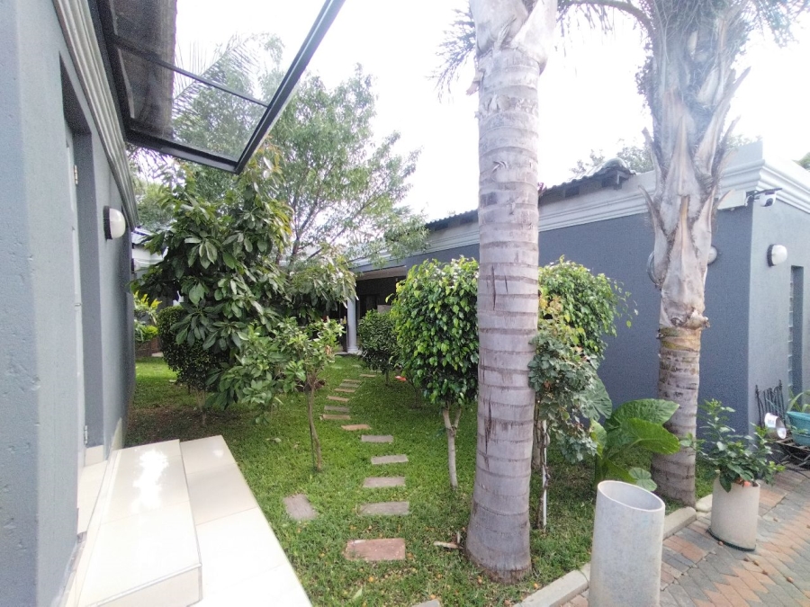 To Let 6 Bedroom Property for Rent in Fourways Gauteng