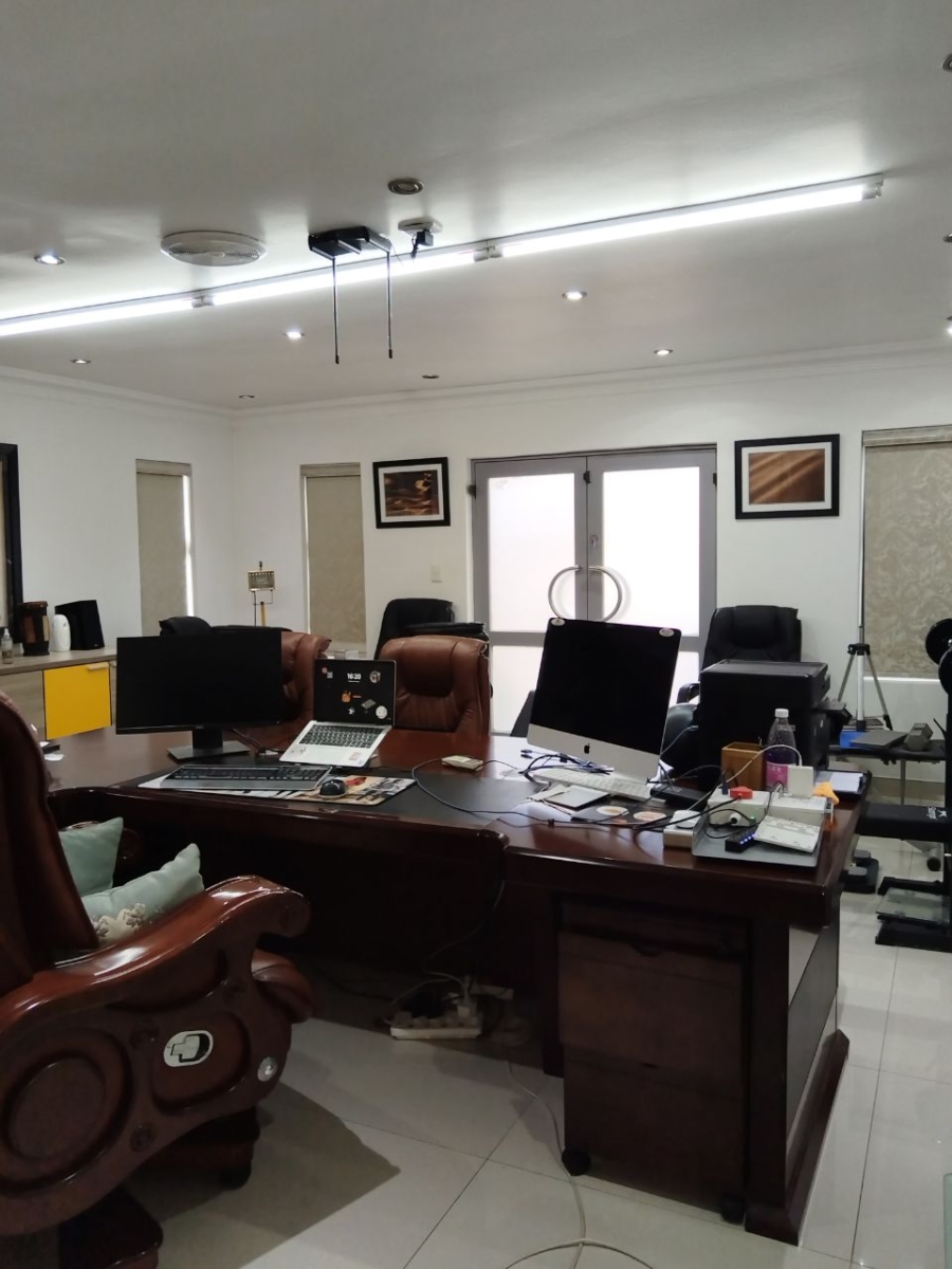 To Let 6 Bedroom Property for Rent in Fourways Gauteng