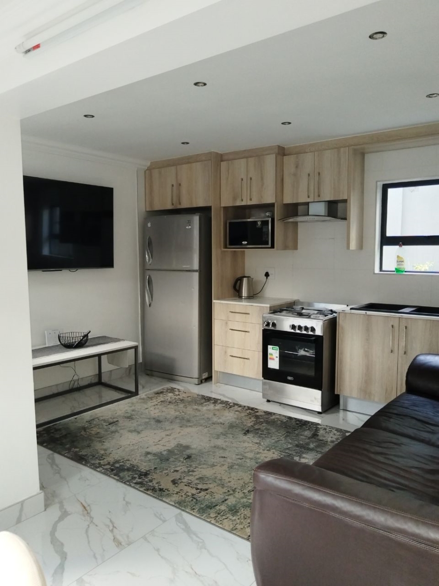 To Let 6 Bedroom Property for Rent in Fourways Gauteng