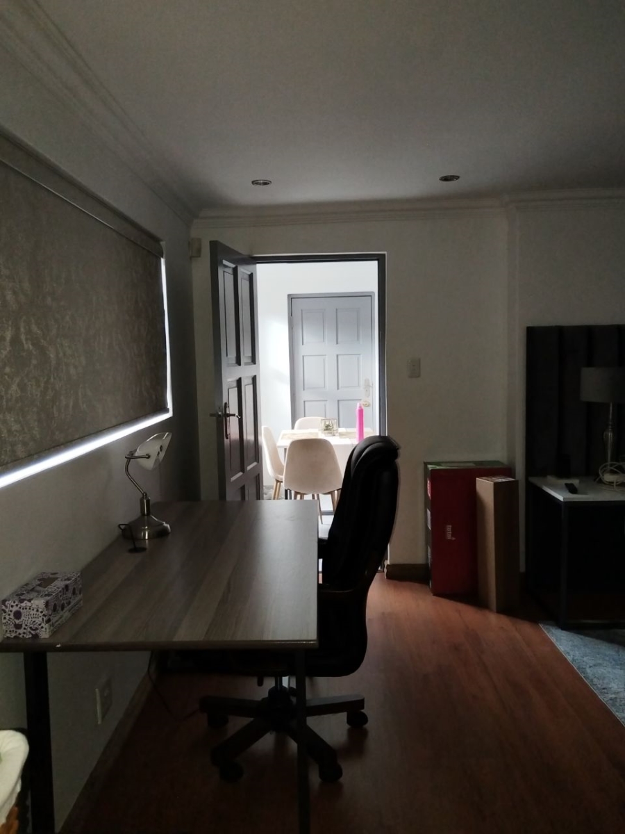 To Let 6 Bedroom Property for Rent in Fourways Gauteng