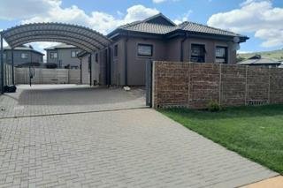 To Let 3 Bedroom Property for Rent in Danville Gauteng