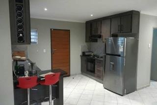 To Let 3 Bedroom Property for Rent in Danville Gauteng