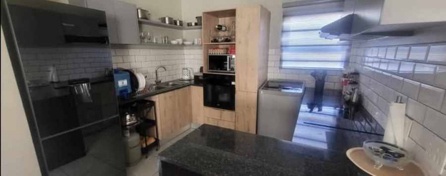 To Let 4 Bedroom Property for Rent in Danville Gauteng