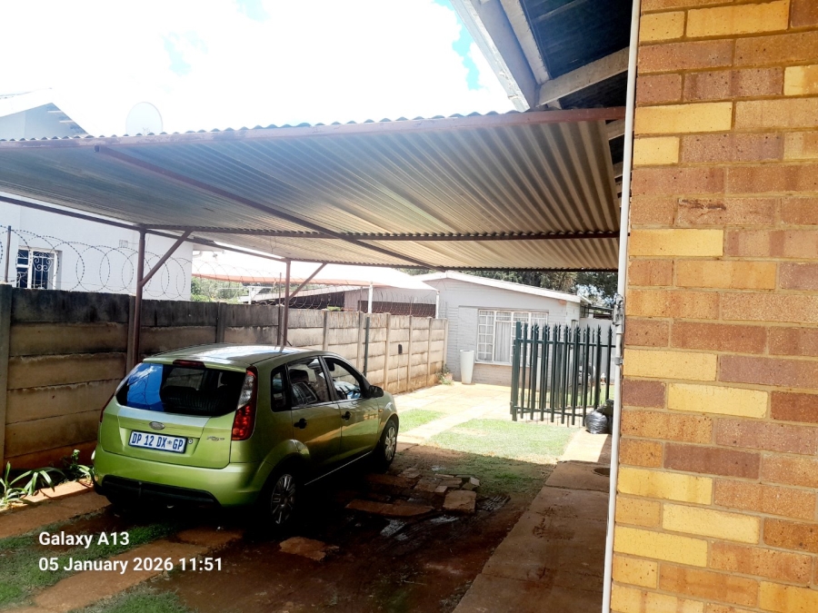  Bedroom Property for Sale in Casseldale Gauteng