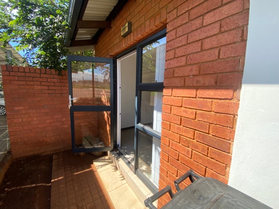 To Let 2 Bedroom Property for Rent in Parkdene Gauteng