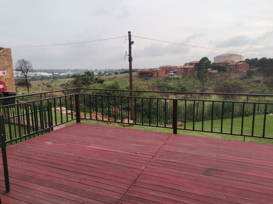 To Let 3 Bedroom Property for Rent in Elandspark Gauteng