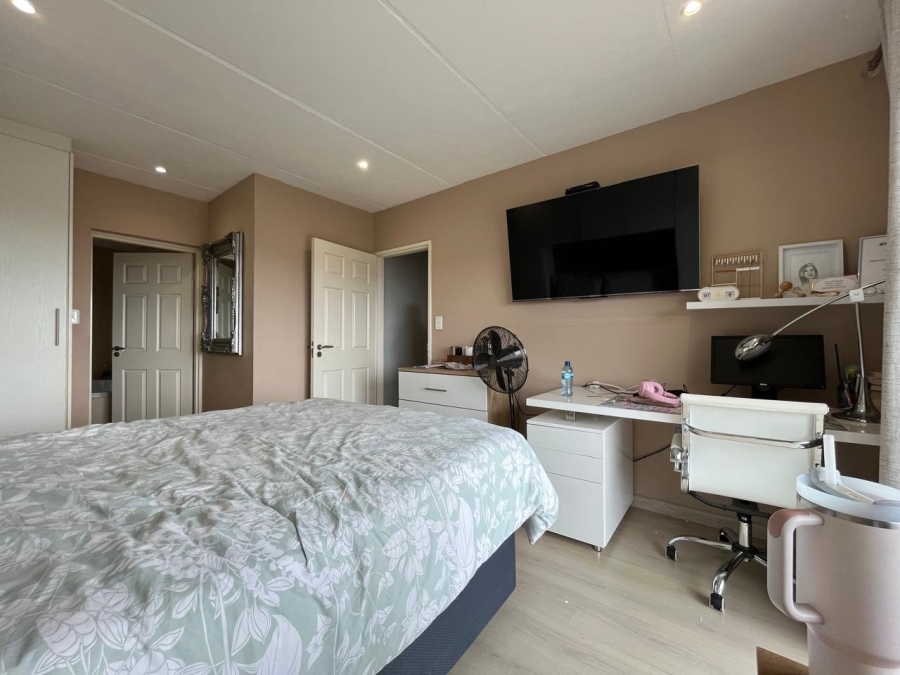 To Let  Bedroom Property for Rent in Bassonia Rock Gauteng