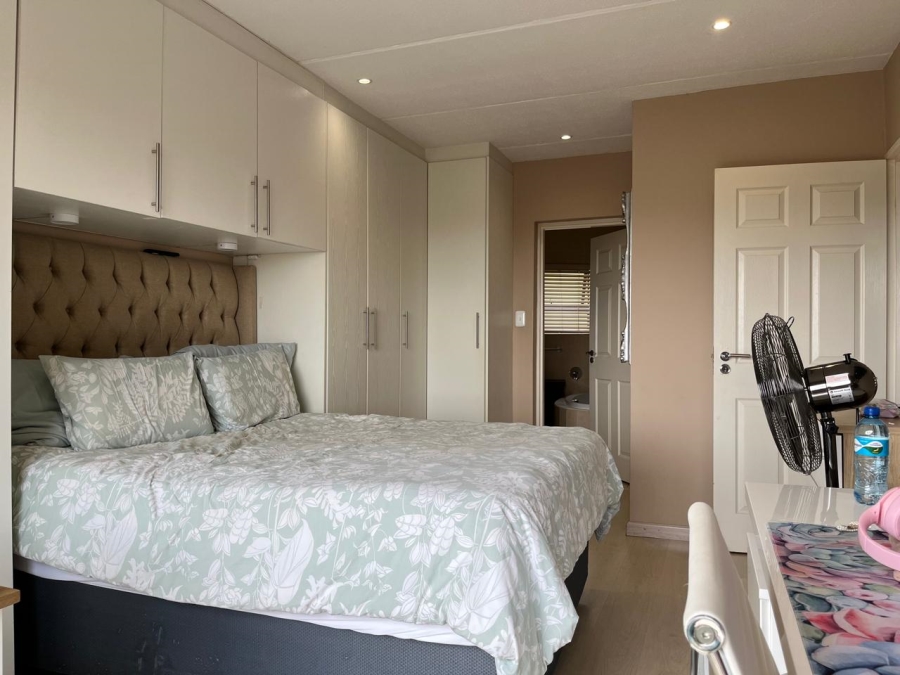 To Let  Bedroom Property for Rent in Bassonia Rock Gauteng