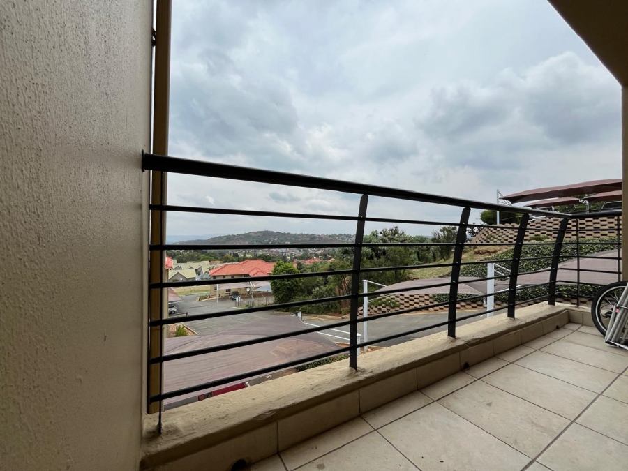 To Let  Bedroom Property for Rent in Bassonia Rock Gauteng