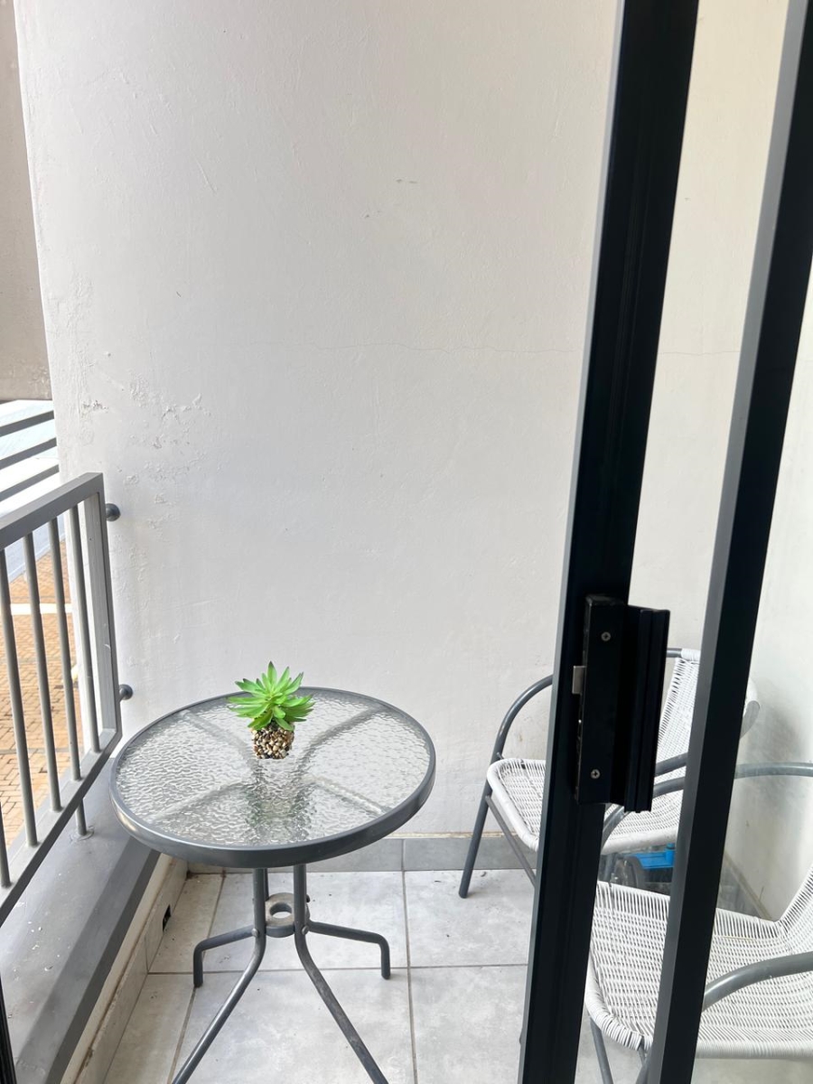 To Let 1 Bedroom Property for Rent in Waterfall Gauteng