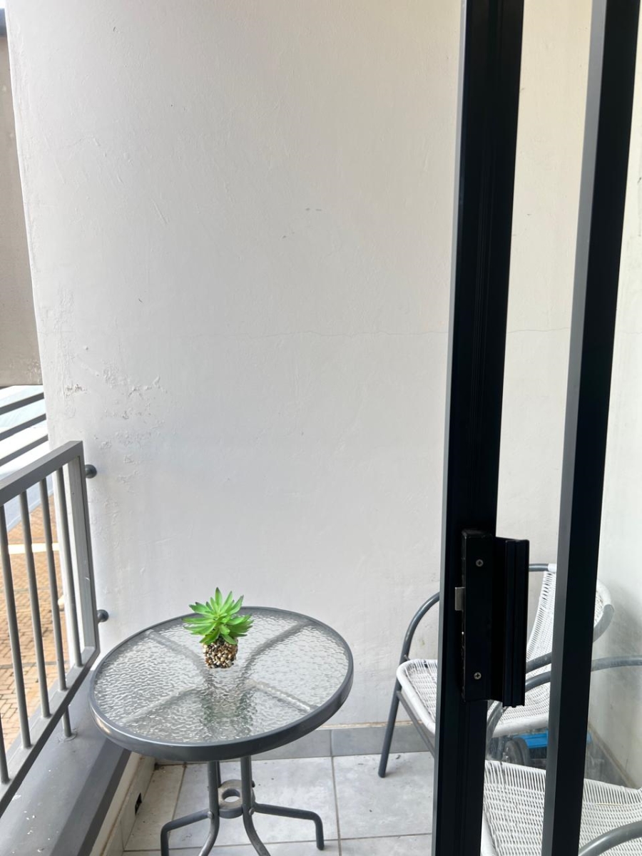 To Let 1 Bedroom Property for Rent in Waterfall Gauteng