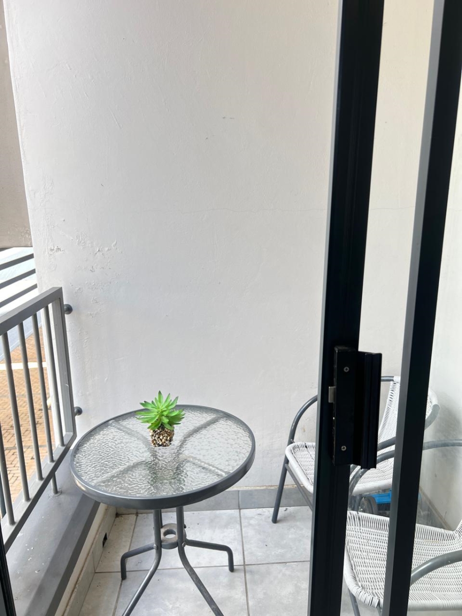 To Let 1 Bedroom Property for Rent in Waterfall Gauteng
