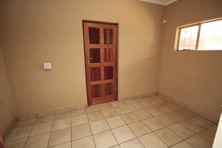 To Let commercial Property for Rent in Lyttelton Manor Gauteng
