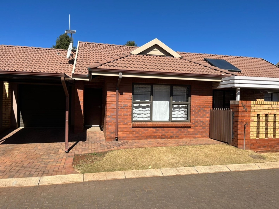 To Let 2 Bedroom Property for Rent in Eldoraigne Gauteng