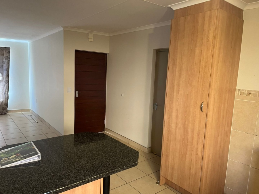 To Let 2 Bedroom Property for Rent in Eldoraigne Gauteng