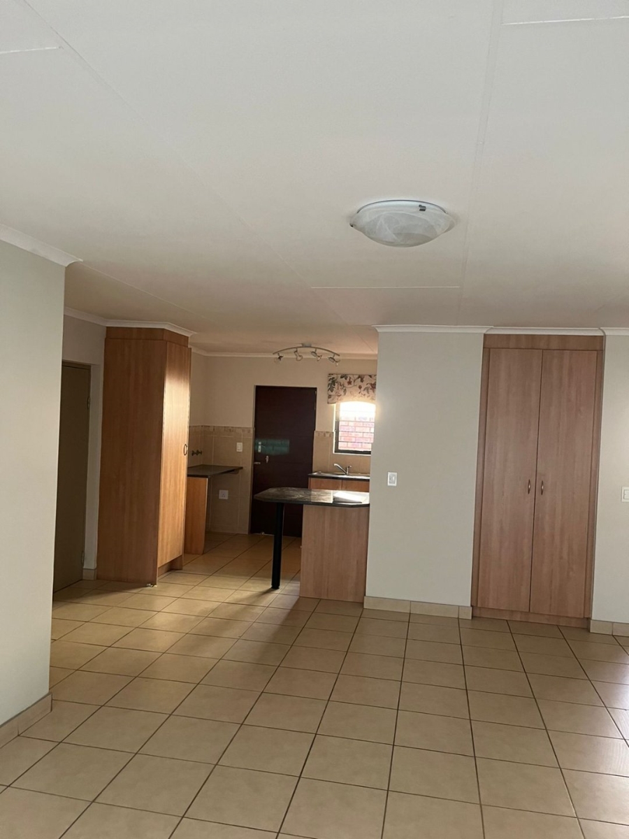 To Let 2 Bedroom Property for Rent in Eldoraigne Gauteng